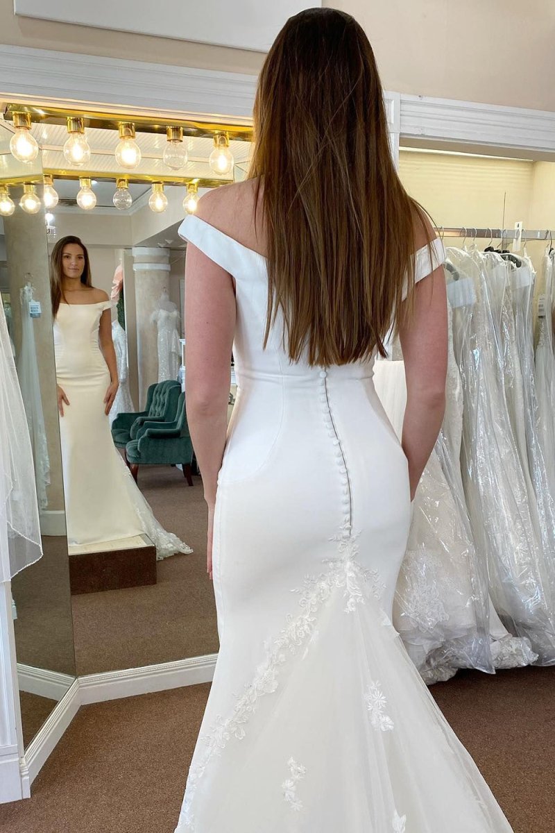 Off the Shoulder Long Mermaid Wedding Dress with Lace Appliques